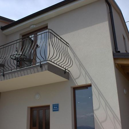 Apartman Sara S Pogledom Na More Lovran Exterior photo
